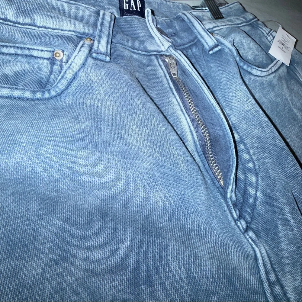 NWT GAP Sold out online Viral Barrel Sweatpant Jeans. Size SMALL PETITE. - Picture 6 of 13